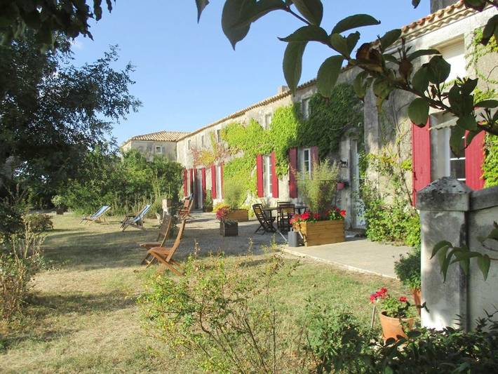 Gîte pour 6 personnes, avec jardin et vue, animaux acceptés à Saint-Bonnet-sur-Gironde