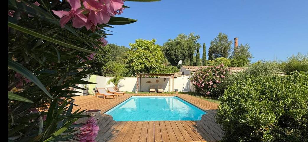 Maison d’hôte pour 2 personnes, avec Terrasse et Jardin ainsi que Piscine et Vue à Salernes