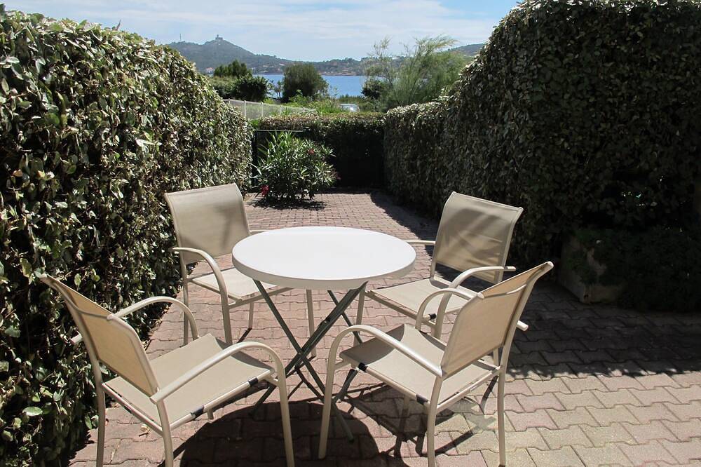 Apartamento entero, Beau studio cabine en rez de jardin in Agay, Saint-Raphaël (Var)