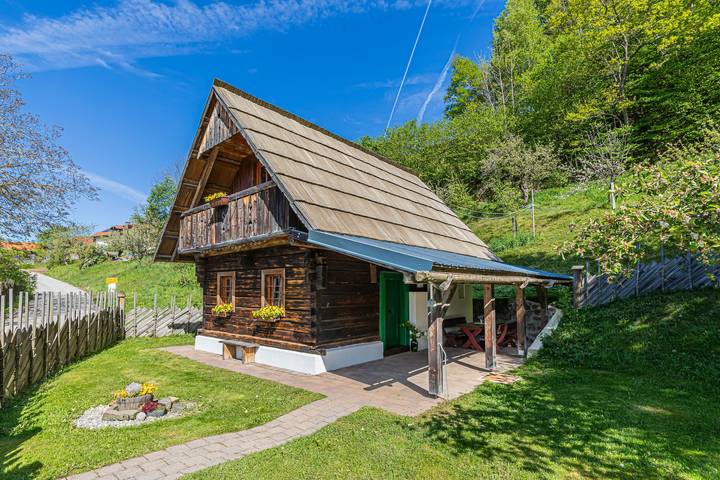 Chalet per 4 persone, con Balcone e Terrazza nonché Piscina per bambini in Slovenia