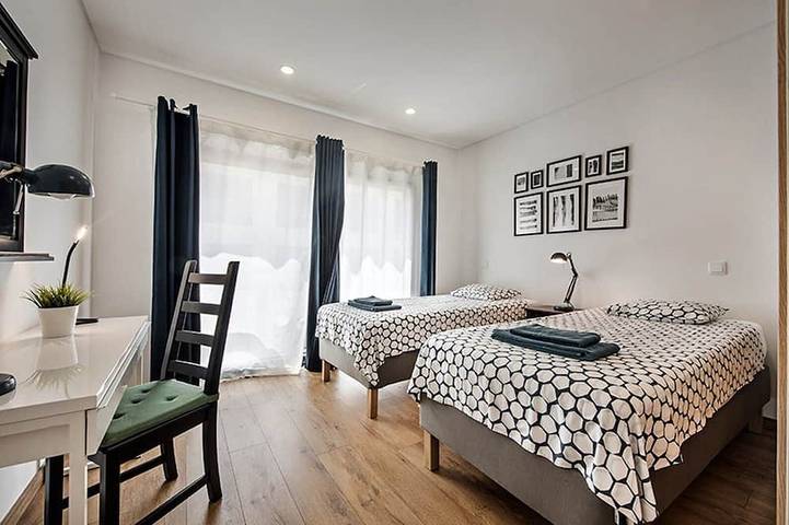 Ganze Wohnung, Modernes Luxusapartment mit eigener Süd- / Ostterrasse in der Nähe von Gran Plaza in Tavira (Santa Maria), Tavira (Santa Maria e Santiago)