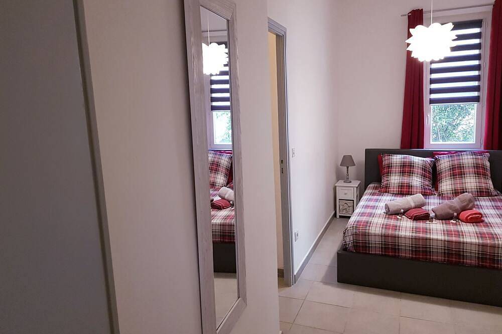 Entire apartment, Casa Salon im Herzen des historischen Zentrums in Salon-de-Provence, Aix-en-Provence region