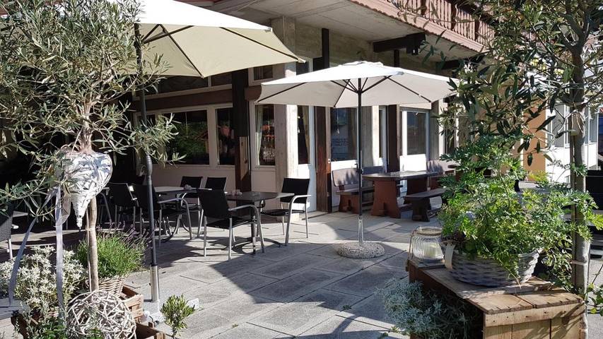 Hotel für 5 Personen, mit Balkon und Terrasse sowie Sauna und Ausblick in Marbach