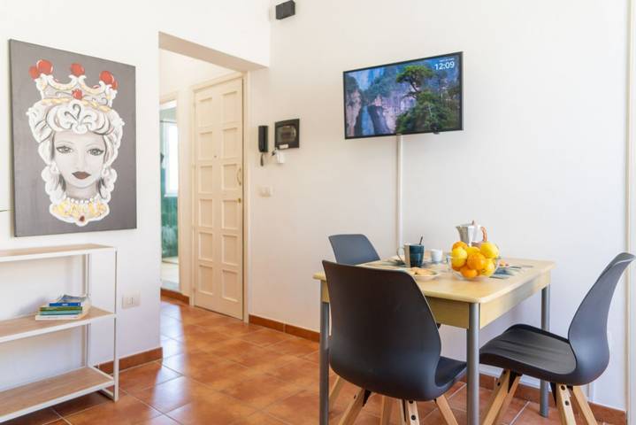 Appartamento intero, GuestHost - La Casa dei Mori - Ortigia Central Apartment in Ortigia, Siracusa