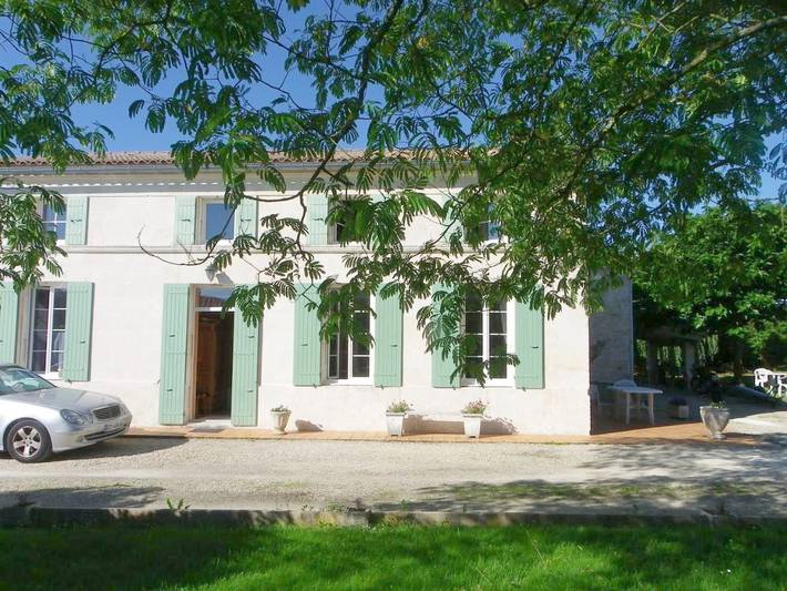 Location de vacances pour 2 personnes, avec jardin et vue à Gémozac - 2