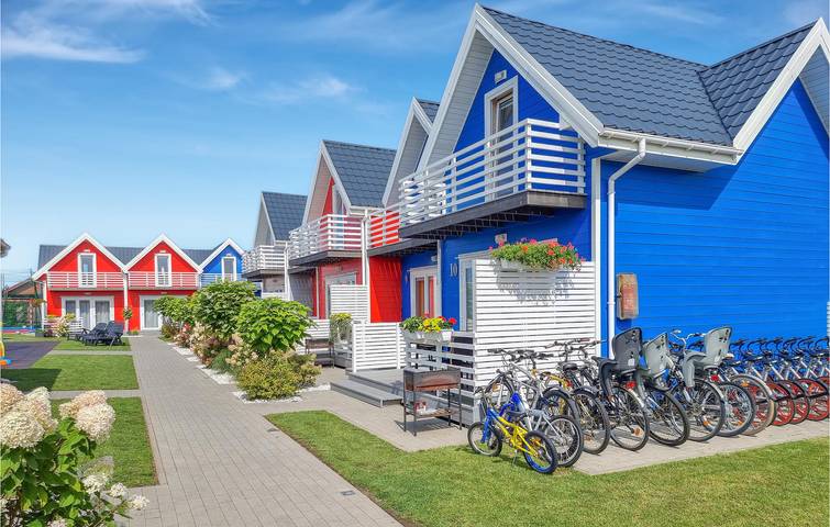 Ferienhaus für 6 Personen, mit Pool in Sarbinowo