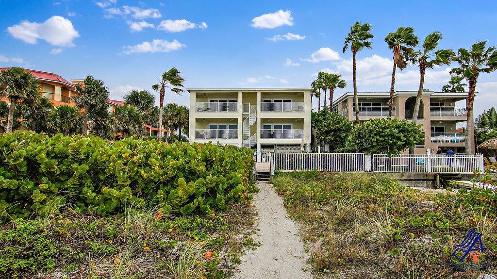 Ganze Wohnung, Seaside 102 Amazing 3 Schlafzimmer 2 Badezimmer Gulf Front Unit Free Wifi & Parking! in Indian Rocks Beach, Pinellas County