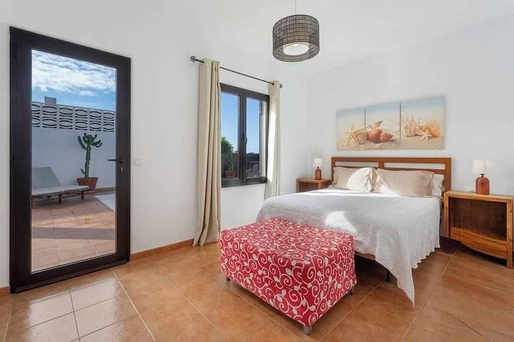 Villa Alfredina | Private Heated Pool, BBQ & Relax in Playa Blanca, Yaiza