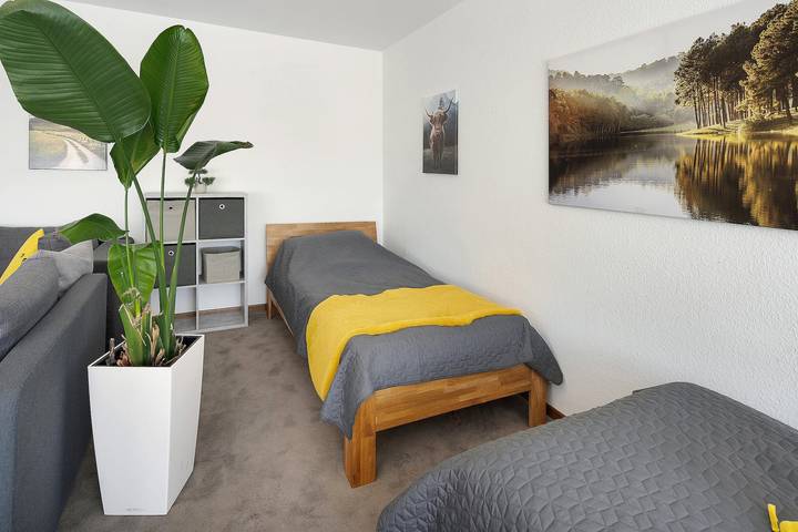 Entire apartment, Apartment Klebeck "Sonne" with Large Terrace, Private Garden, and Wi-Fi in Lüdenscheid, Märkischer Kreis