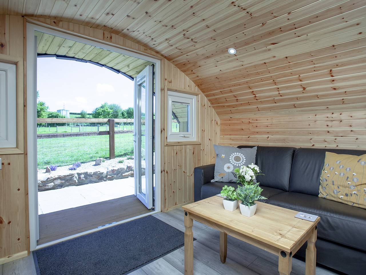 Glamping Pod 2 in Ipplepen, Devon