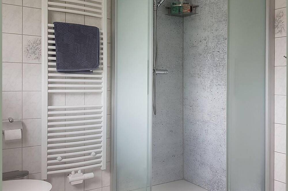 Ganze Wohnung, Große Vintage Fewo, 95 qm, 2 Schlafzi., in der Burgstadt Altena, Sauerland, Nrw in Altena, Märkischer Kreis