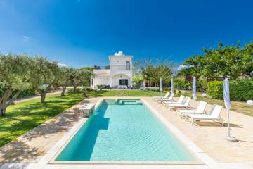 Gîte pour 8 personnes, avec piscine à Francavilla Fontana
