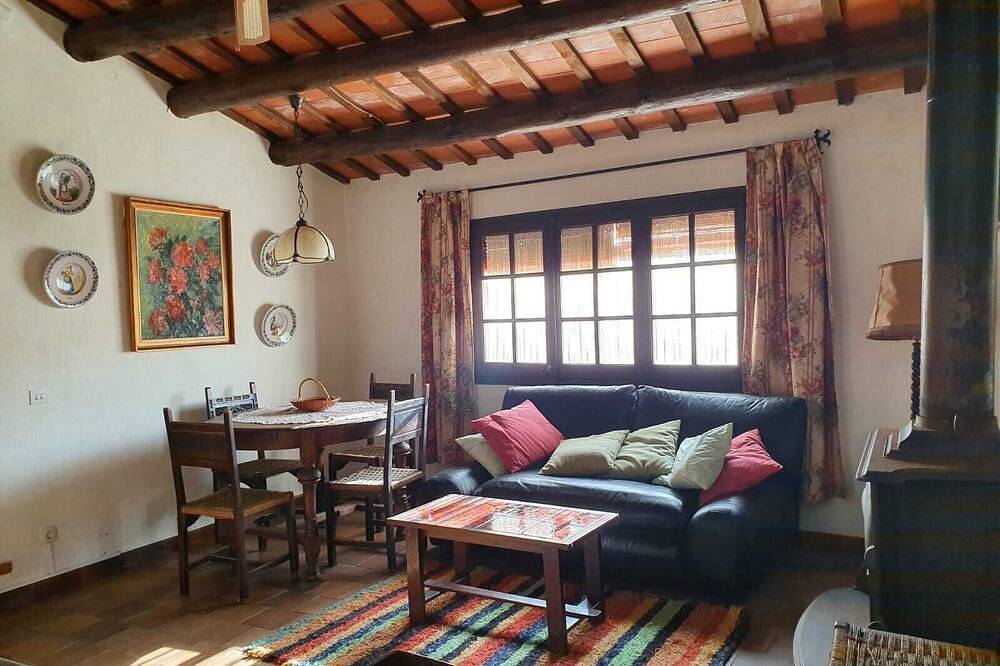 Can Mas Pere - Authentic village apartment in Forallac, Costa Brava