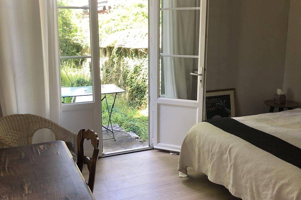 Pretty House in beautiful park in Samoreau, Seine-et-Marne