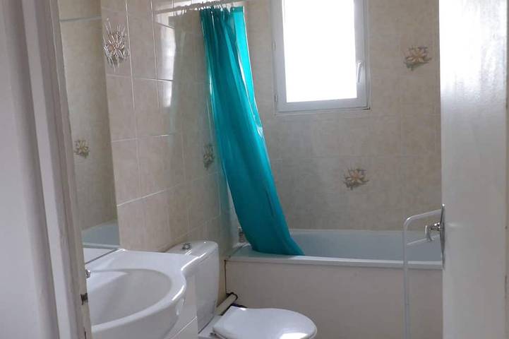 Gîte pour 7 personnes, avec piscine ainsi que jardin et terrasse, animaux acceptés à Sarlat-la-Canéda - 4