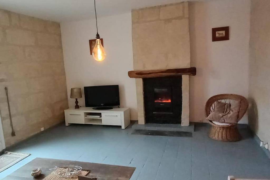 Appartement entier, Appartement rez de jardin in La Chartre-sur-le-Loir, Vallée de la Loire
