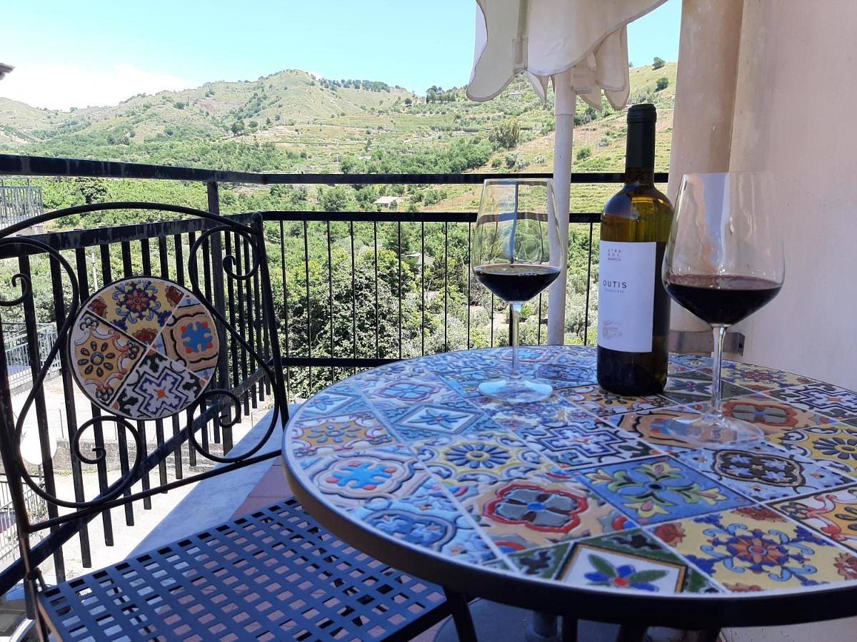 Appartamento intero, Three-Bedroom House in Linguaglossa, Etna