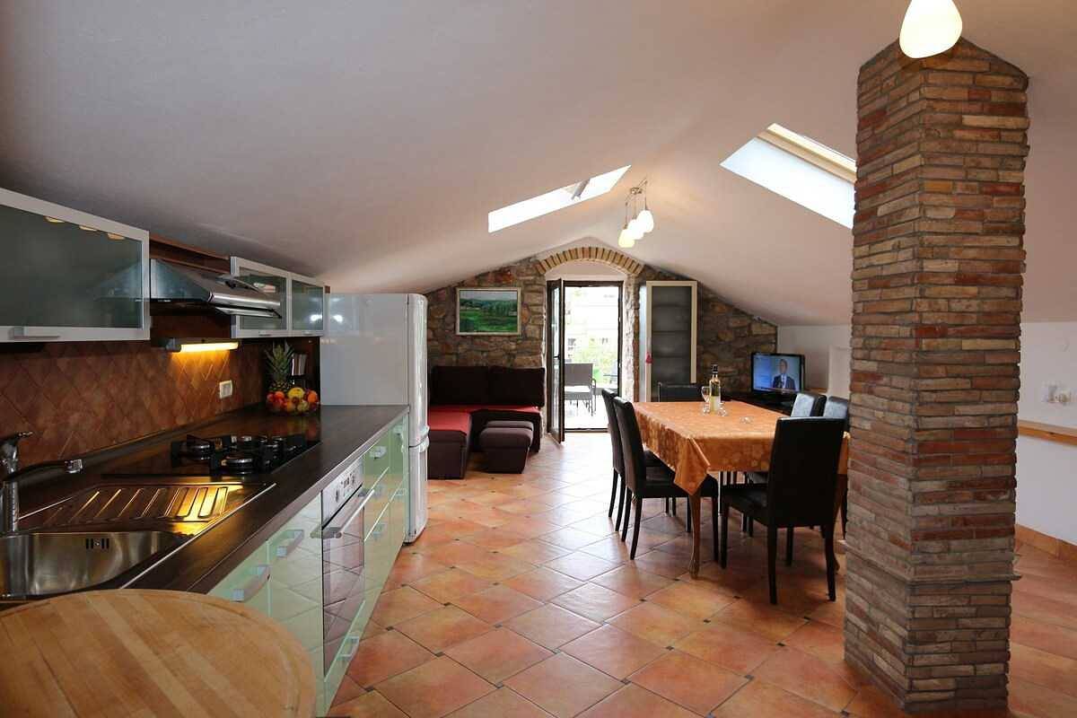 Ganze Wohnung, Ferienwohnung Ervin (60248-A1) in Silo (Krk), Krk