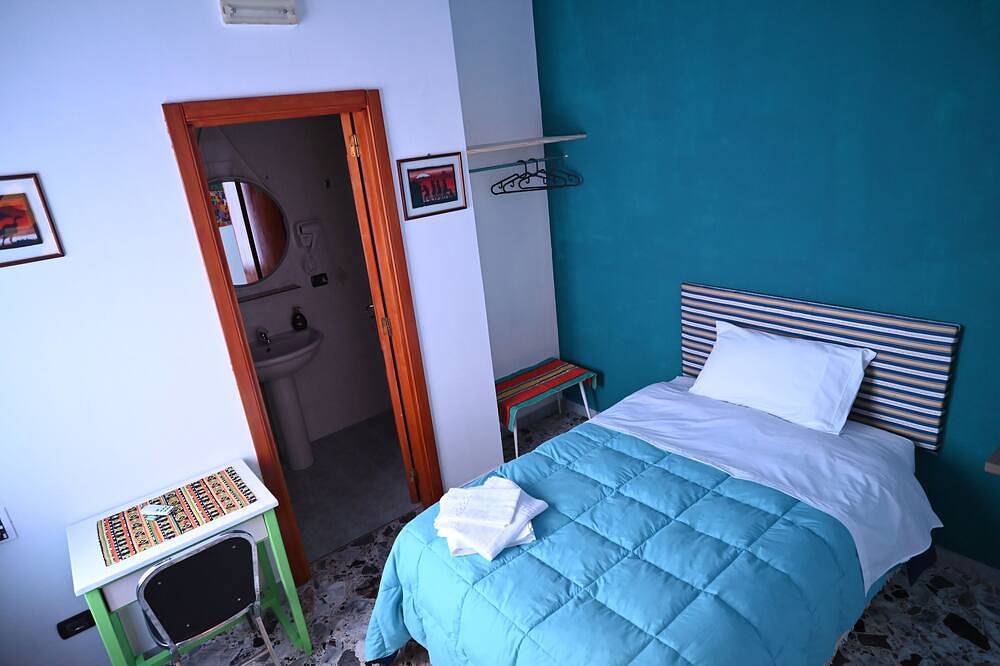 Villa San Giuseppe Brindisi - Camera Singola Ampia in Brindisi, Salento