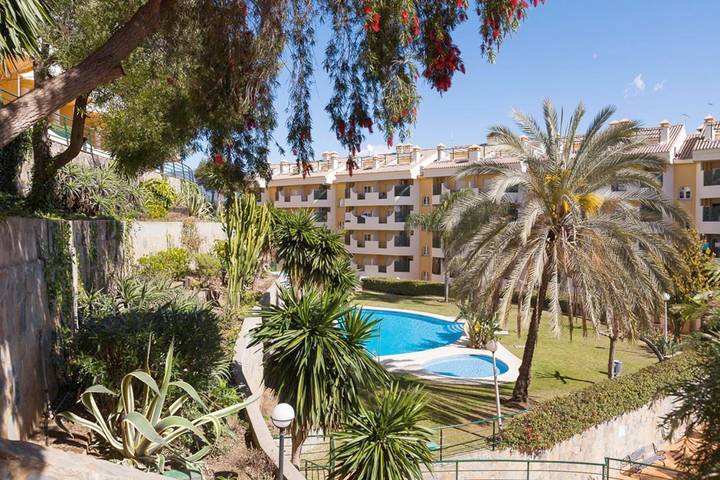 Apartahotel para 6 personas, con Balcón y Terraza además de Jardín y Piscina en Marbella