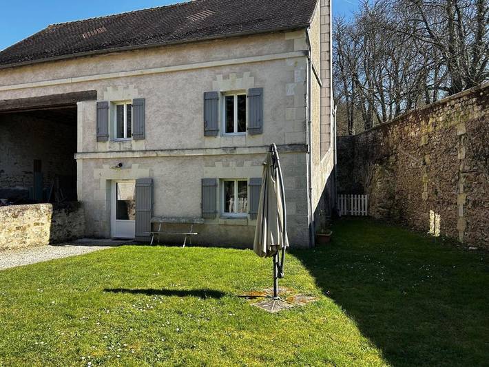 Location de vacances pour 5 personnes, avec jardin et piscine à Lésigny (Vienne)