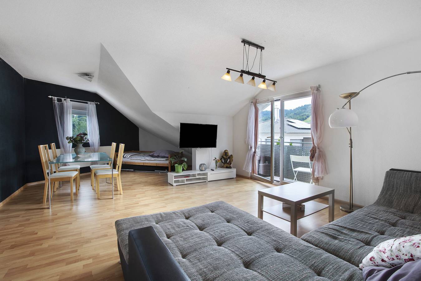 Ganze Wohnung, Ferienwohnung 'Haus Castellblick 3' mit Bergblick, Balkon und Wlan in Ballrechten-Dottingen, Südschwarzwald