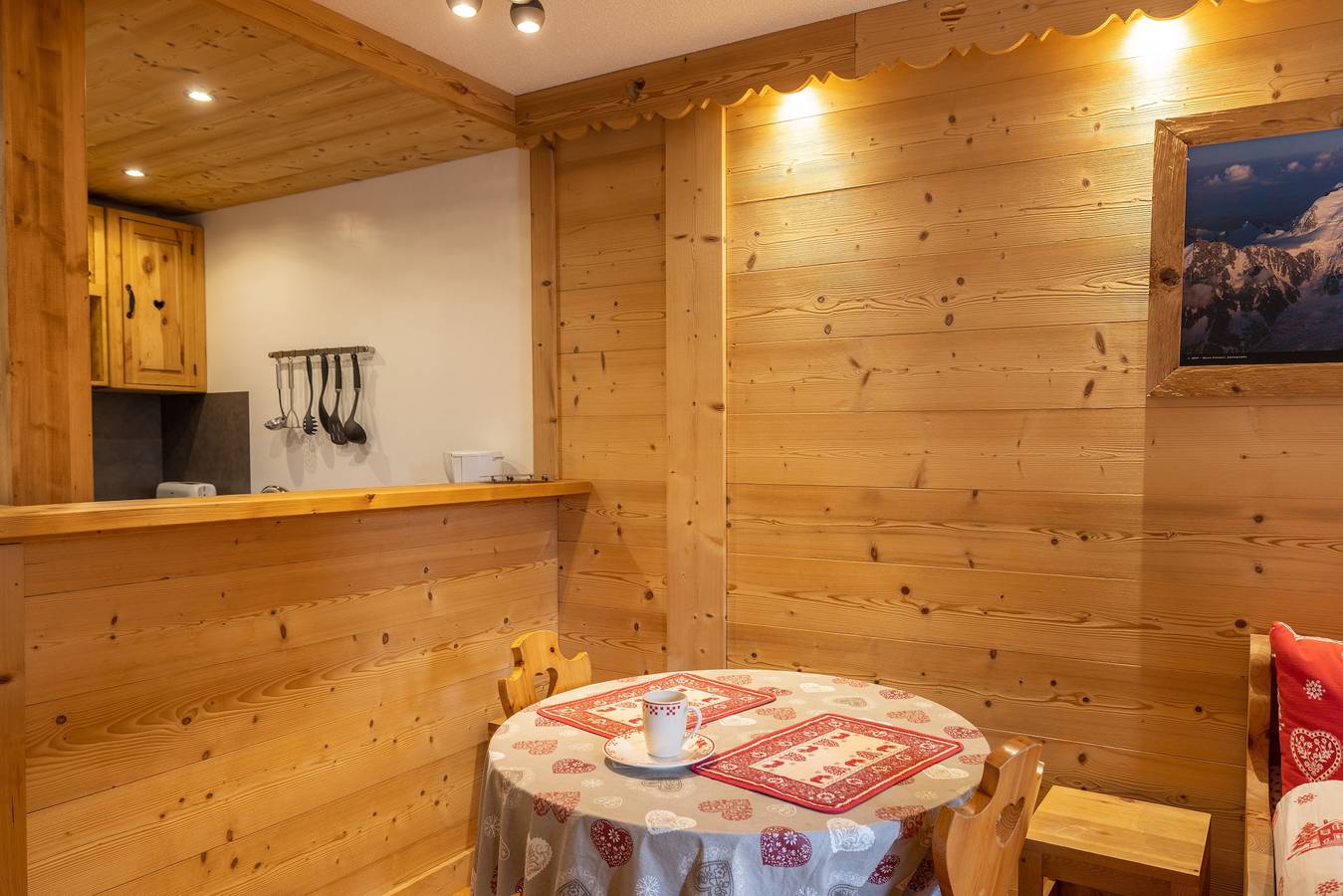 Appartement entier, Appartement "Amanuq Lovely Apartment" avec vue sur les montagnes, balcon privé et Wi-Fi. in Chamonix-Mont-Blanc, Massif du Mont-Blanc