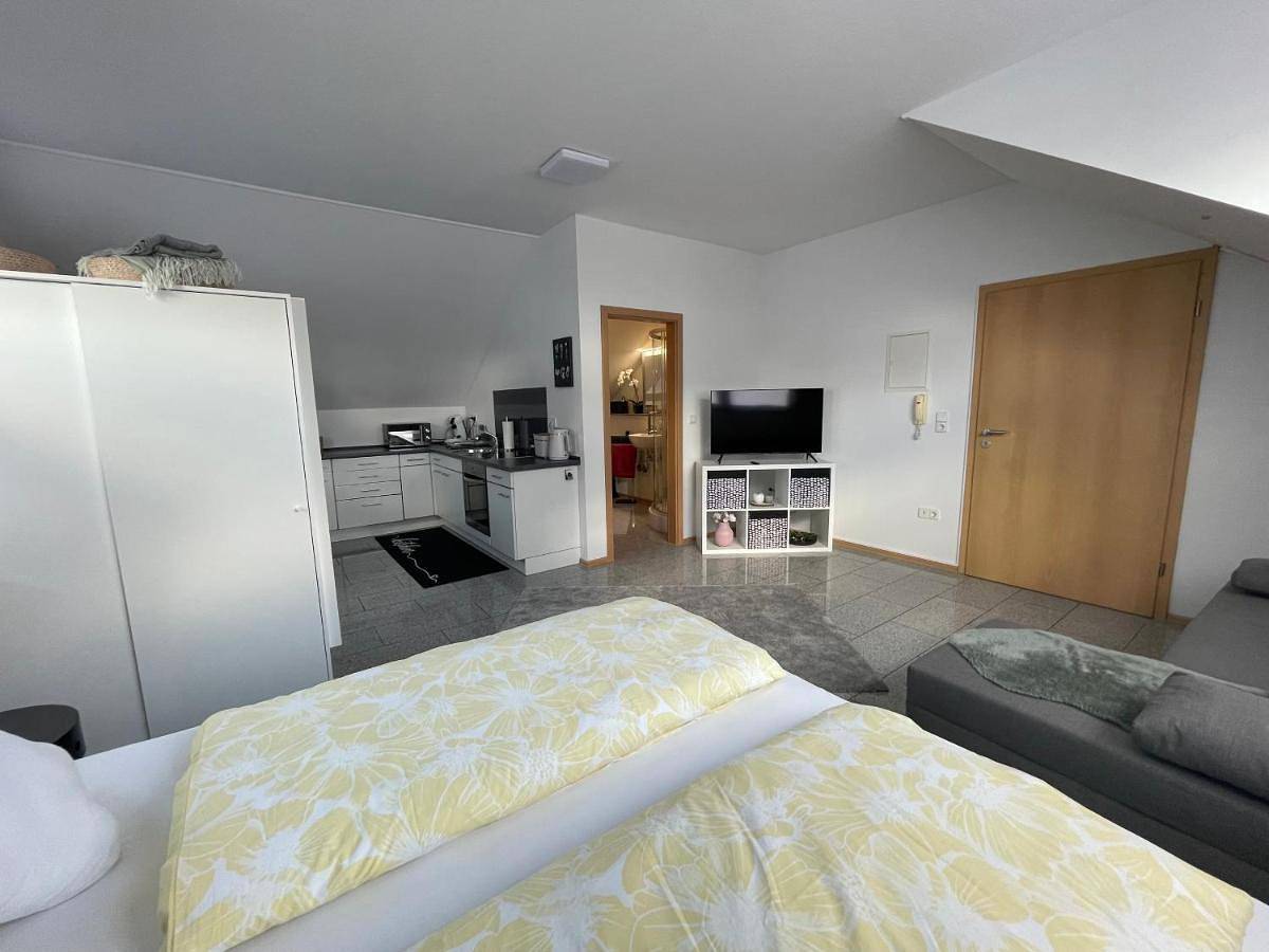 Ganze Wohnung, One-Bedroom Apartment in Leimen, Rheinebene