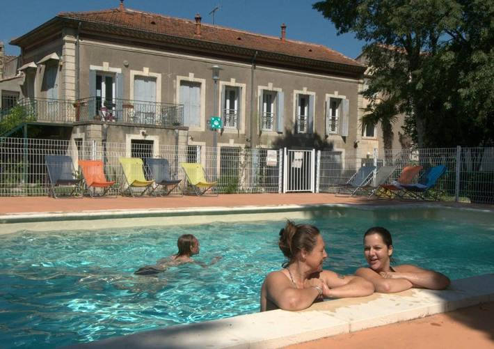 Auberge pour 3 personnes, avec Terrasse ainsi que Jardin et Piscine
