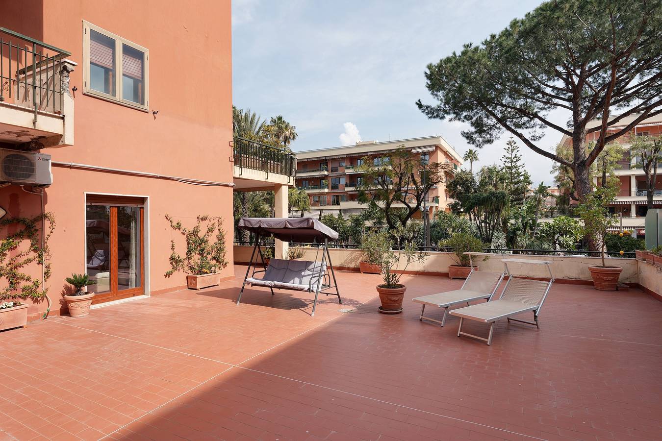 Ganze Wohnung, Apartment 'Grand Terrace Family Home' mit privater Terrasse, Wlan und Klimaanlage in Sorrent, Sorrento Coast