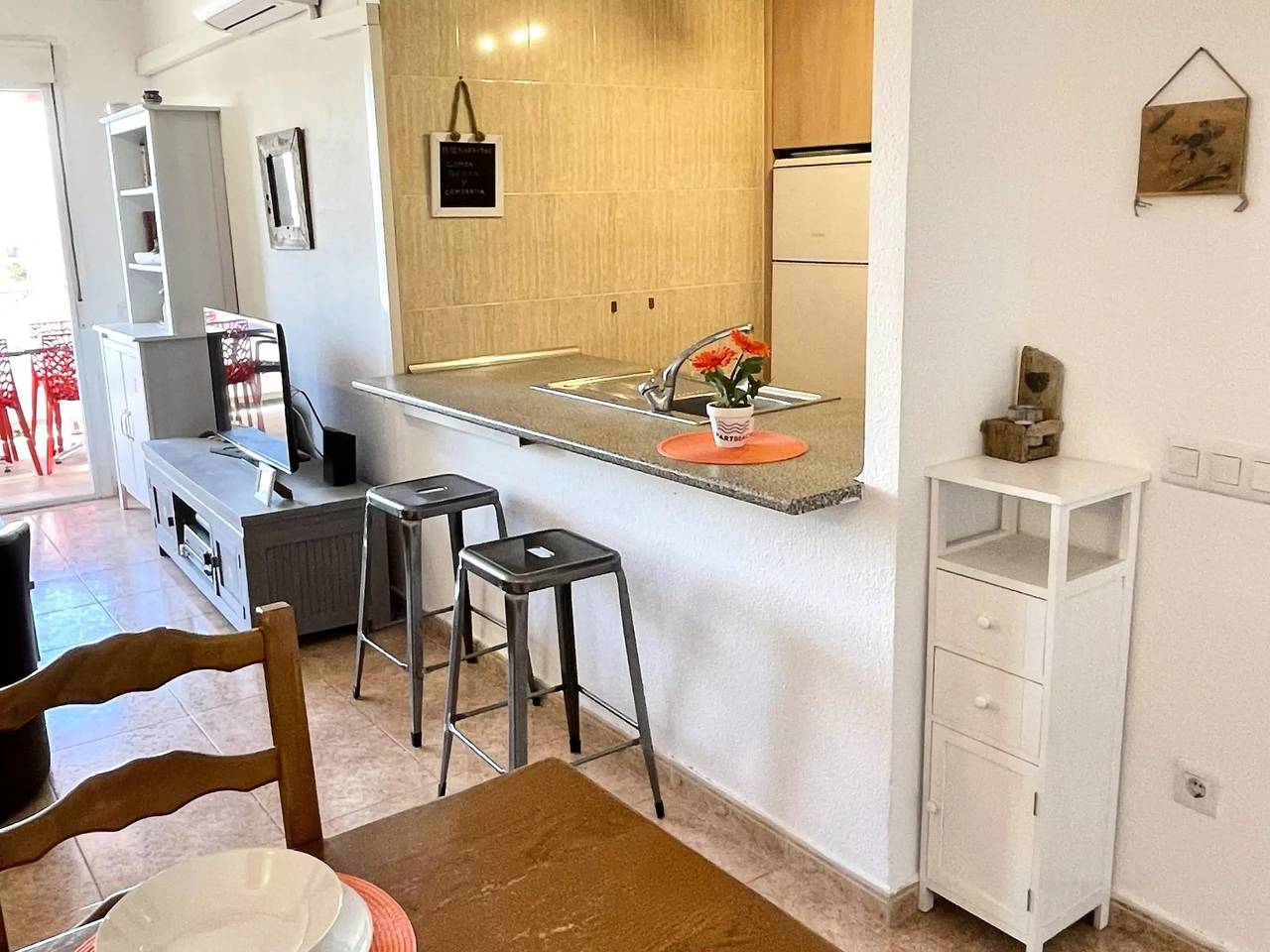 Entire apartment, 3 Rooms 5 People in La Pineda, Platja de la Pineda