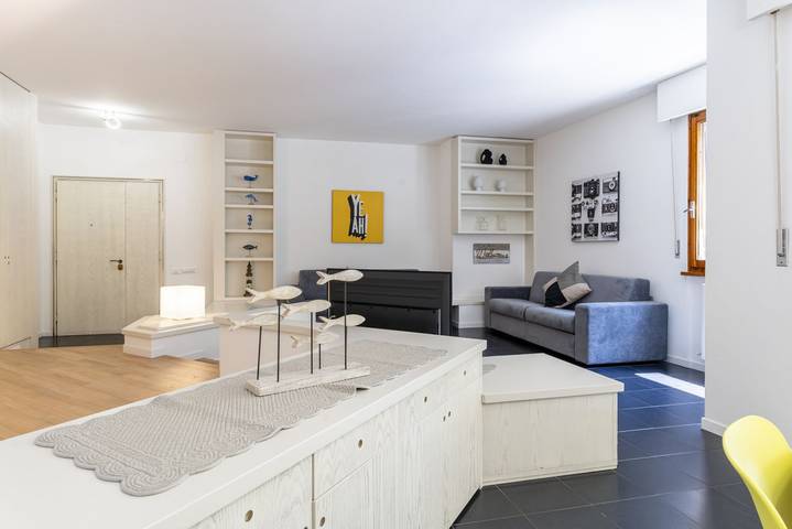 Appartamento intero, Livorno Sea View Flat W/ Balconies near the Beach! in Spiaggia del Felciaio, Livorno
