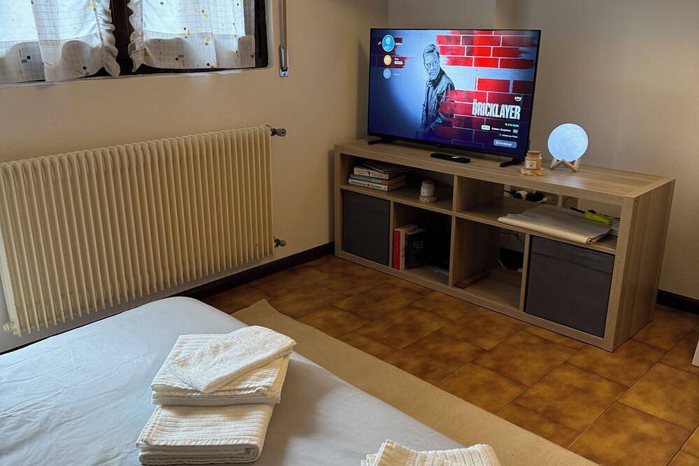 Appartamento intero, Cozy Alpine Studio in Aprica – Near Ski Slopes, Parking & Wi-Fi in Aprica, Valtellina