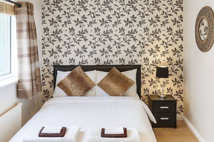 Bed and breakfast for 2 people, with garden in London