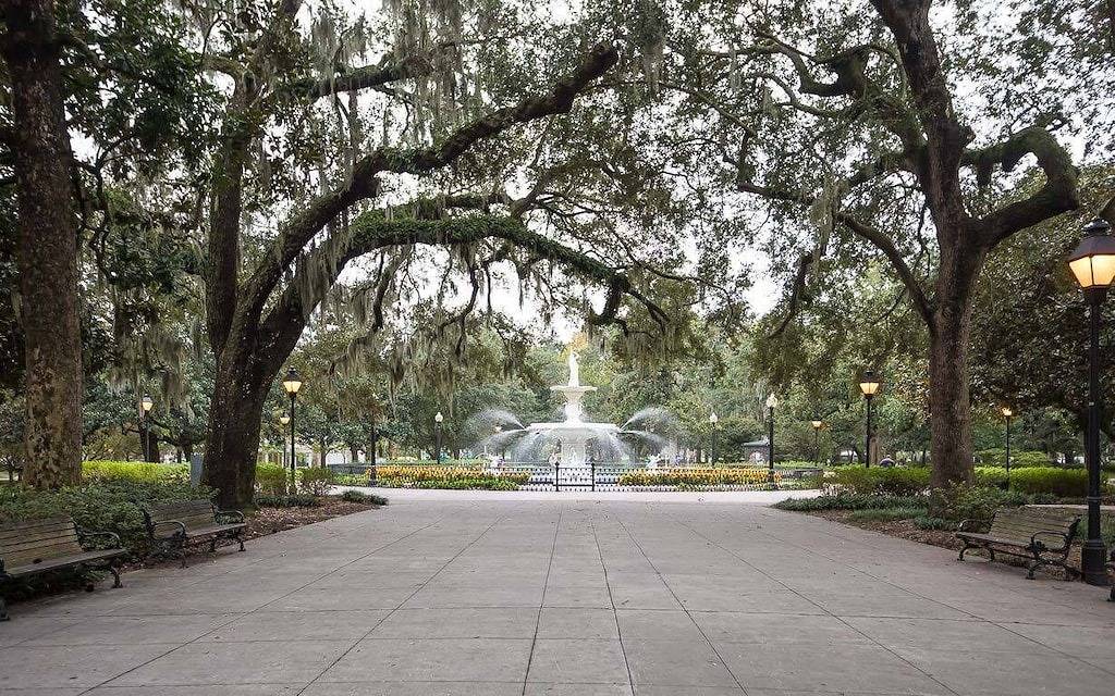 Ganze Wohnung, Charming Apartment on Forsyth Park w/ Parking, No Stairs by Lucky Savannah in Savannah, Chatham County