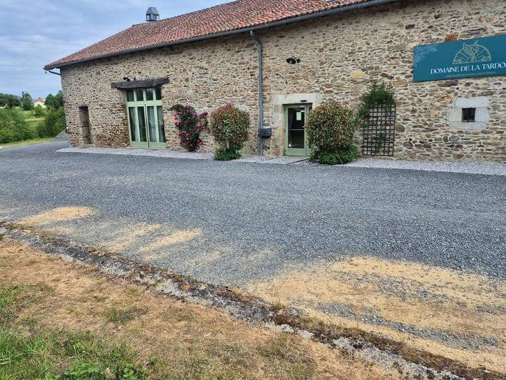 Location de vacances pour 4 personnes, avec vue ainsi que jardin et terrasse à Oradour-sur-Vayres