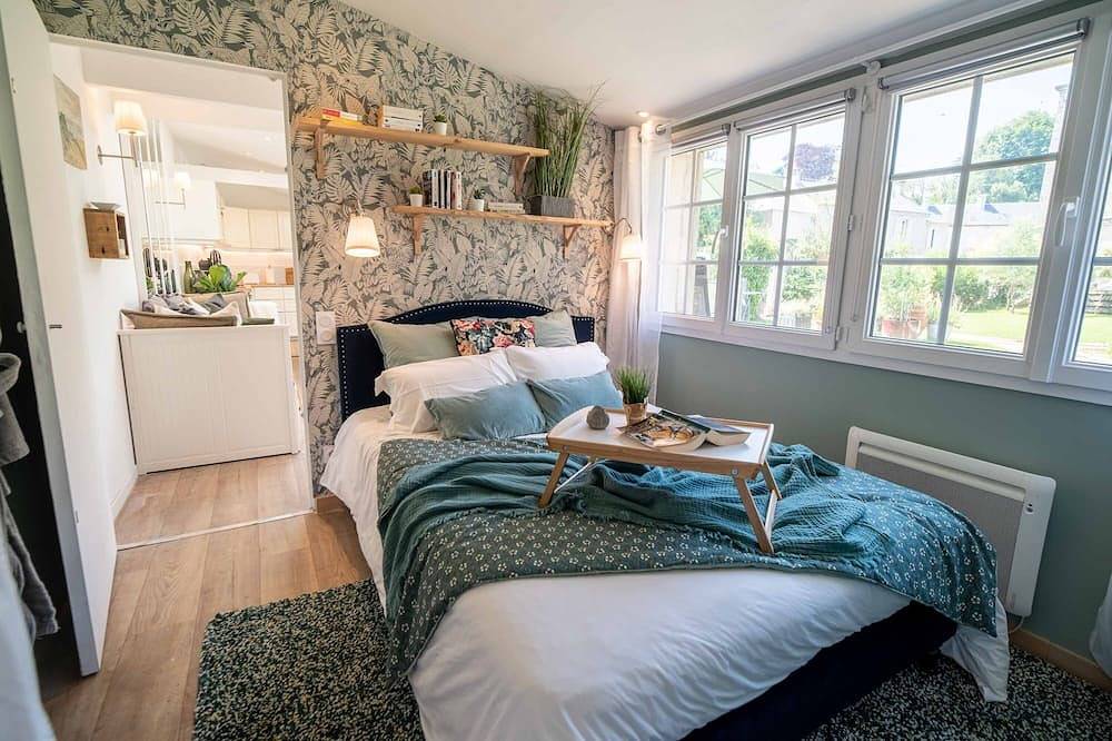 Entire apartment, Le Cottage garden view in Bayeux, Bayeux region