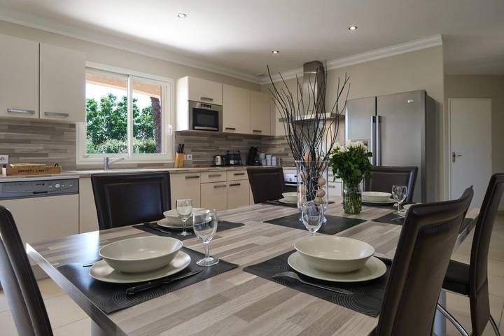 Location de vacances pour 8 personnes, avec vue et terrasse ainsi que jardin et piscine, animaux acceptés à Saint-Hippolyte (Languedoc-Roussillon) - 4