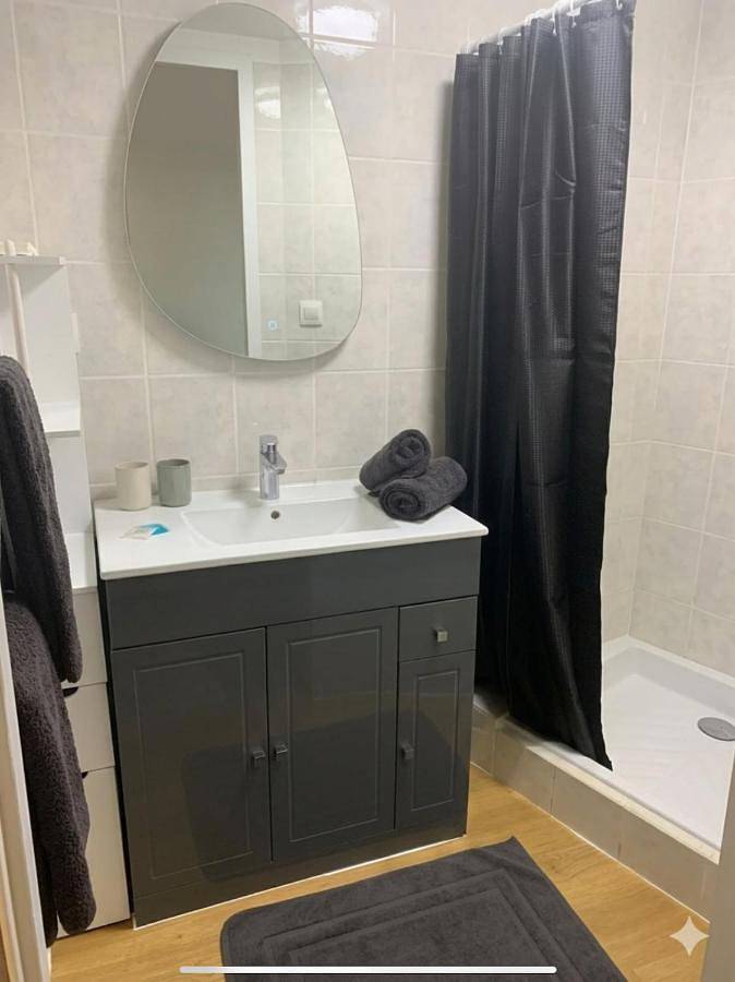 Appartement entier, Escapade Cosy à Auxonne - Coin Nuit en Mezzanine in Auxonne, Région de Dijon