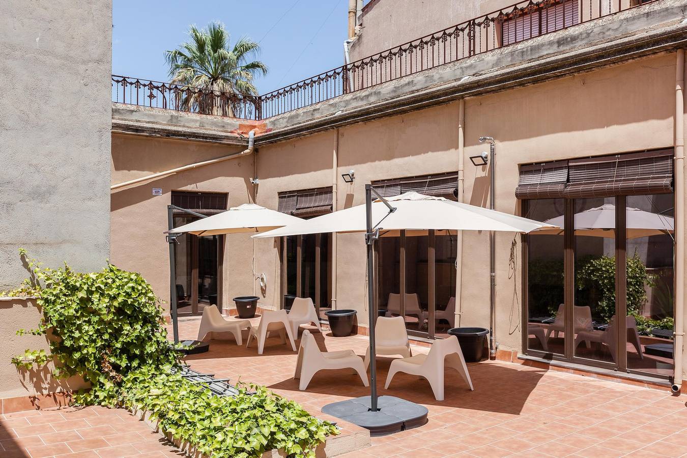Apartamento entero, Casa de vacaciones 'Apartament Merlot' con terraza compartida, balcón y Wi-Fi in Villafranca del Panadés, Interior de Barcelona