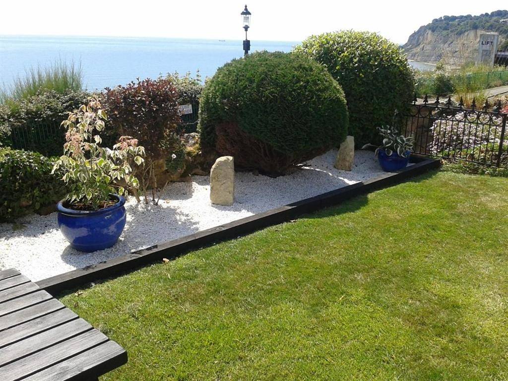 Single Room with Shower in Shanklin, Isle of Wight