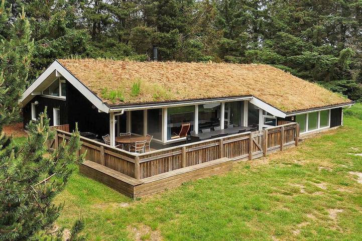 Ferienhaus für 12 Personen, mit Terrasse und Pool sowie Whirlpool und Sauna, mit Haustier in Grønhøj Strand