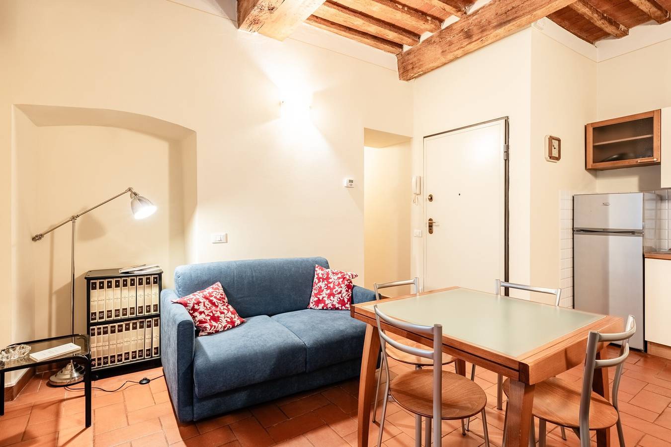 Appartamento intero, Appartamento 'Via Abbi Pazienza Guest House' con Wi-Fi e Aria Condizionata in Pistoia, Provincia di Pistoia