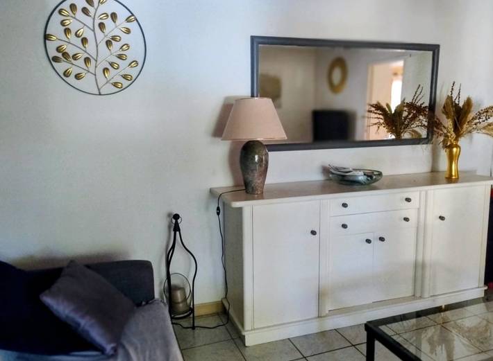 Gîte pour 6 personnes, avec terrasse ainsi que jardin et piscine à Rians - 4