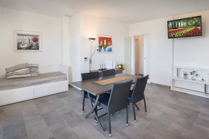 Filter.hub_wlan.apartment für 6 Personen, mit Garten und Kinderpool sowie Seeblick am Gardasee - 3