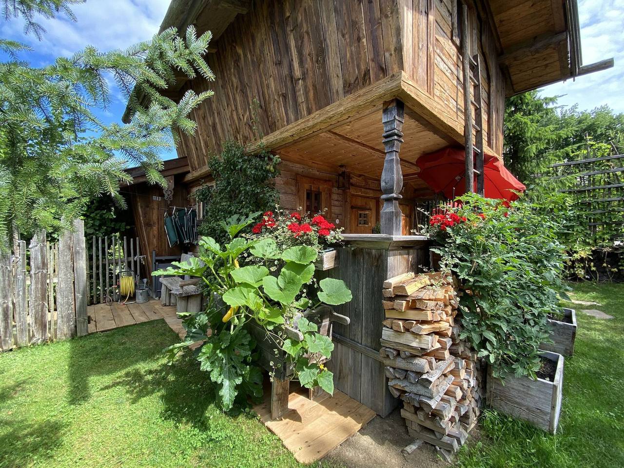 Cosy eco-friendly chalet with countless extras near the lake in Asten in Tittmoning, Rupertiwinkel