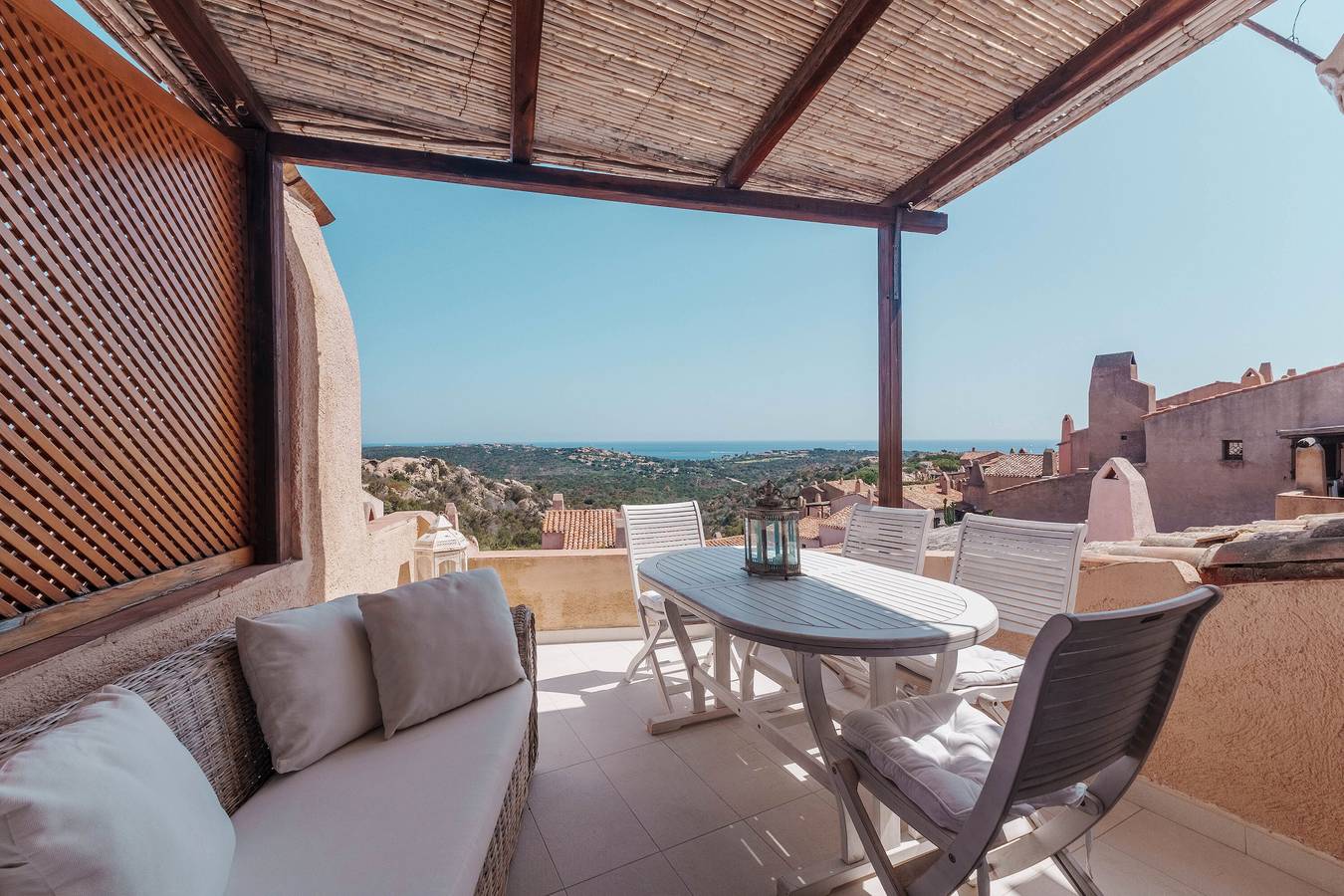 Appartement entier, Appartement "Spinnaker" avec vue sur la mer, Wi-Fi et climatisation in Liscia di Vacca, Arzachena