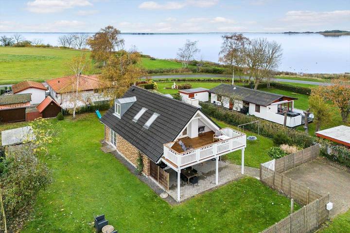 Feriehus for 5 personer, med Terrasse og Hage i Ærøskøbing