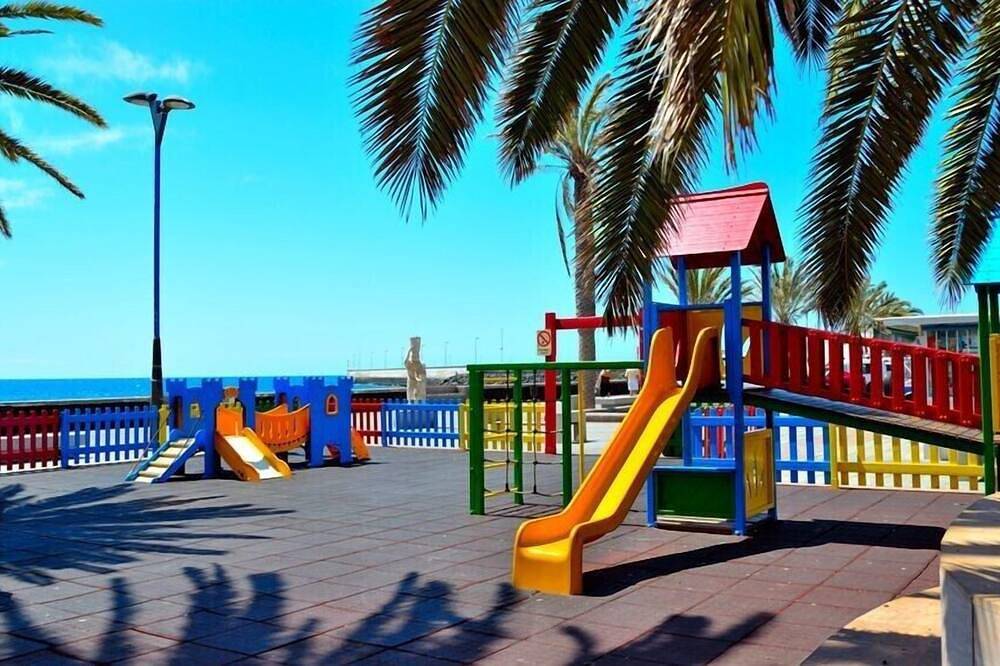 Apartamento entero, Apartamento junto playa, vistas al mar, Wifi gratis y Tv St in Playa de Gran Tarajal, Gran Tarajal