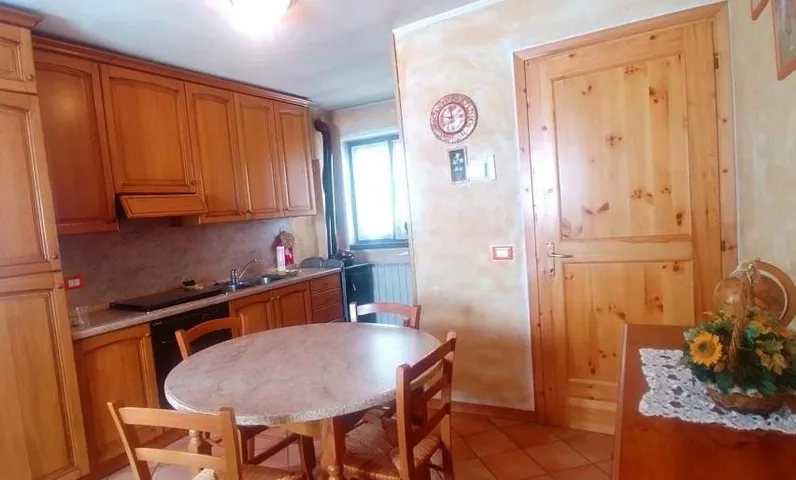 Chalet für 4 Personen, mit Balkon und Ausblick - 1